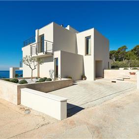3 bedroom villa with pool and sea views Hvar island sleeps 6